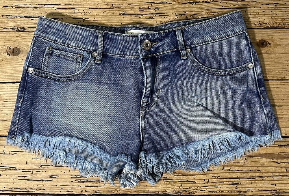 Bullhead Women's Size 7 Blue Low Rise Cut Off Jean Shorts